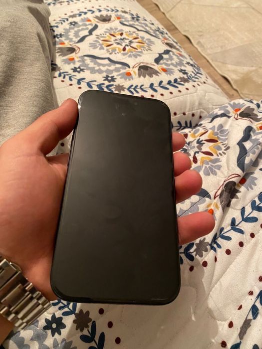 Срочно продам айфон 16