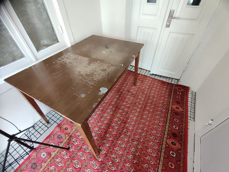 Стол  деревянный