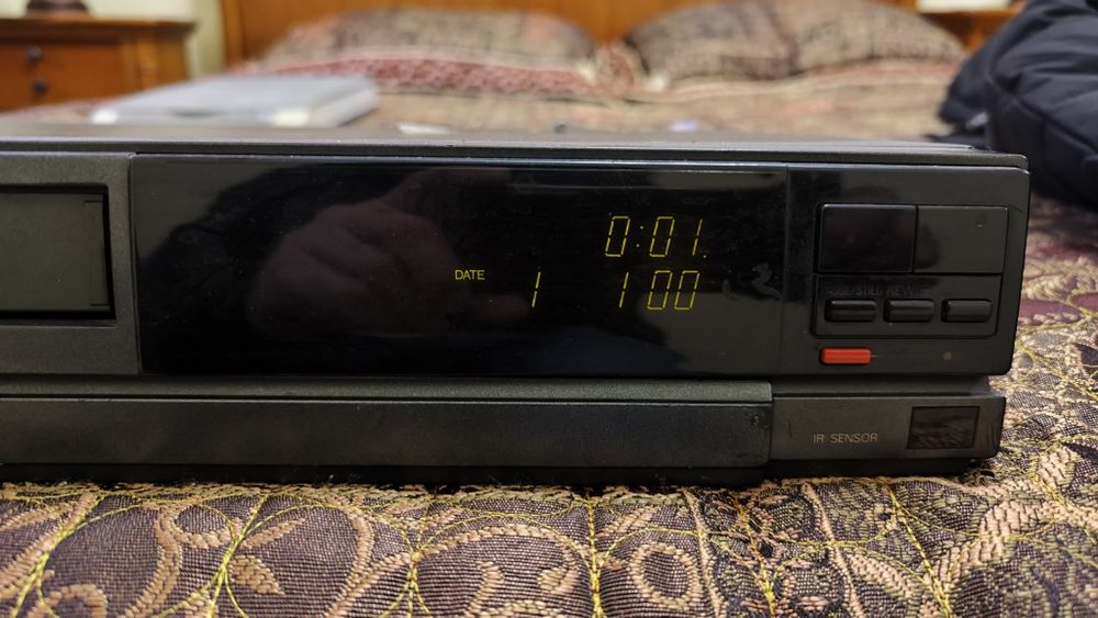 Видеомагнитофон 2 шт