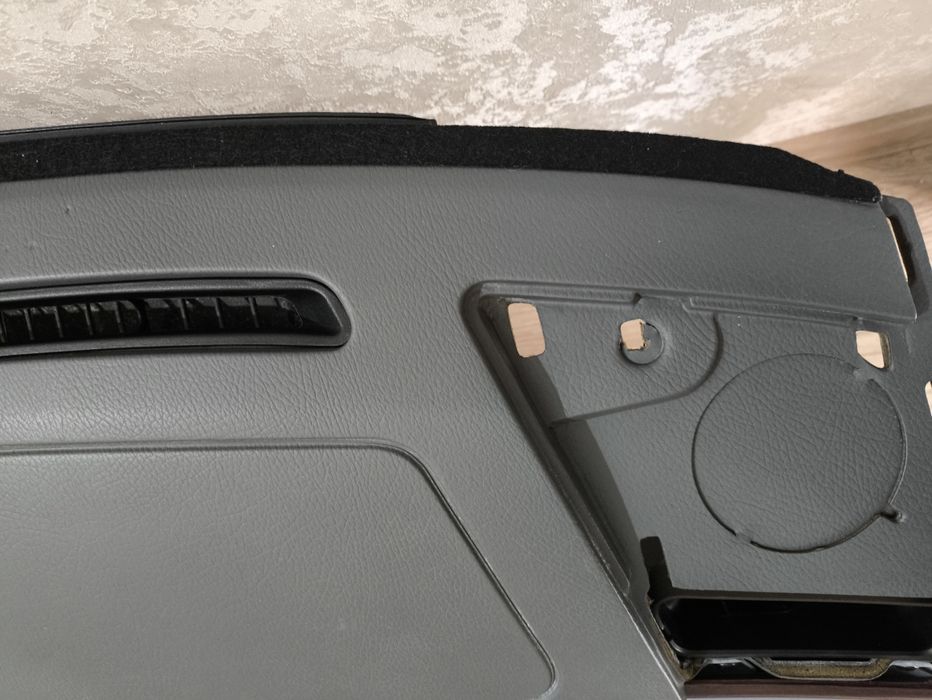 Панель Мерседес 210