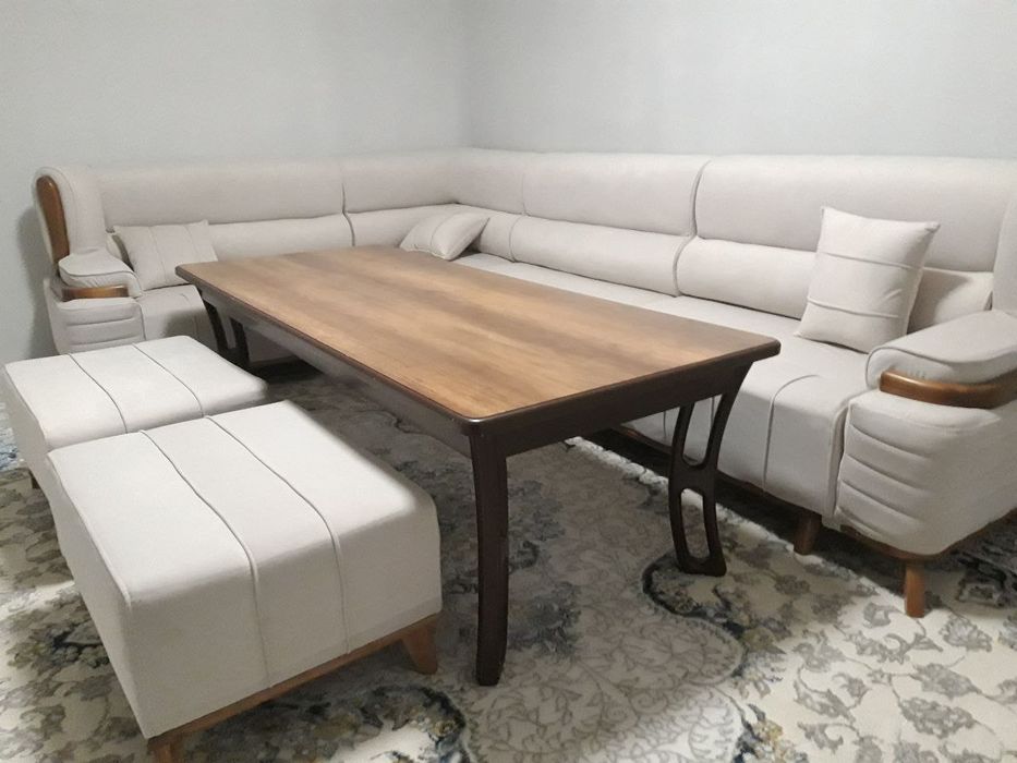 Кухонный и гостиная мебель для красивых