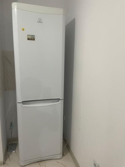 Холодильник  индезит