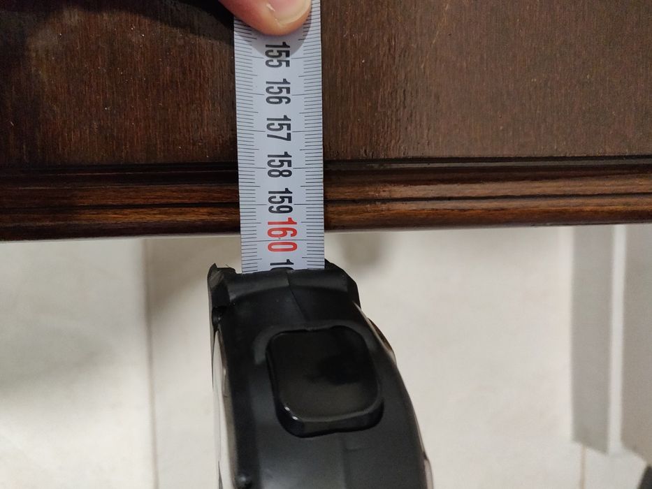 Холна маса от дърво