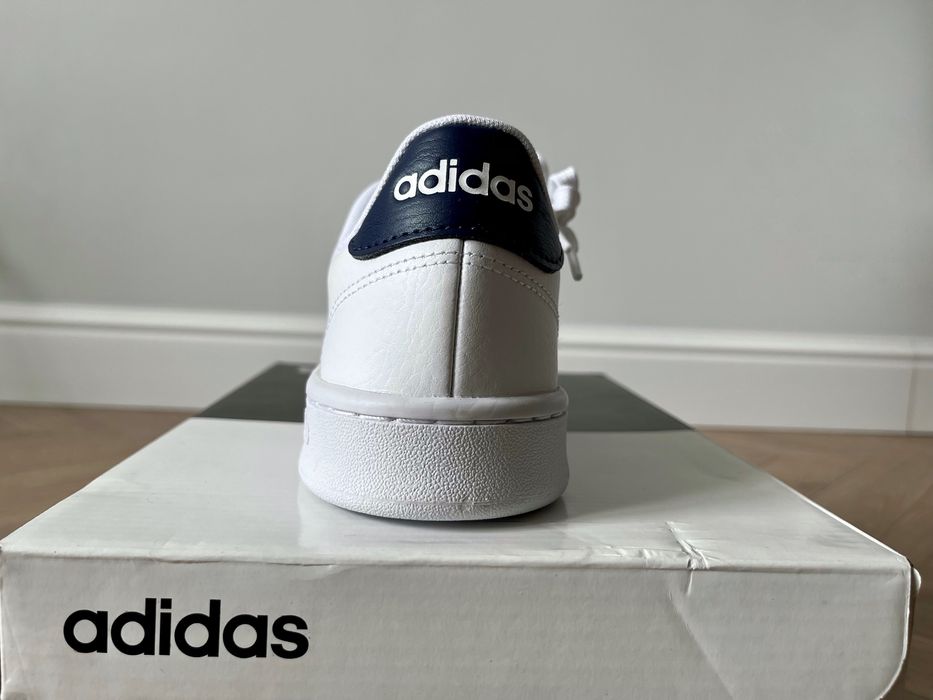 Кроссовки Adidas Advantage