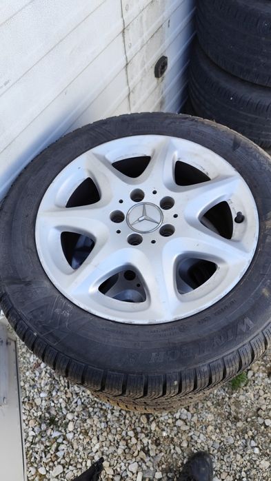Гуми с джанти 225 55 16 зимни ,чисто нови