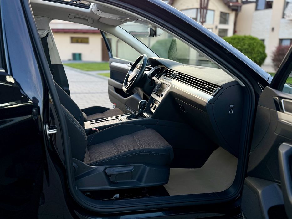 VW PASSAT  2015/2.0 TDI /Matrix/ Distronic / line-asist /Panoramic / Euro 6/fara Ad-Blue /Deosebit!!