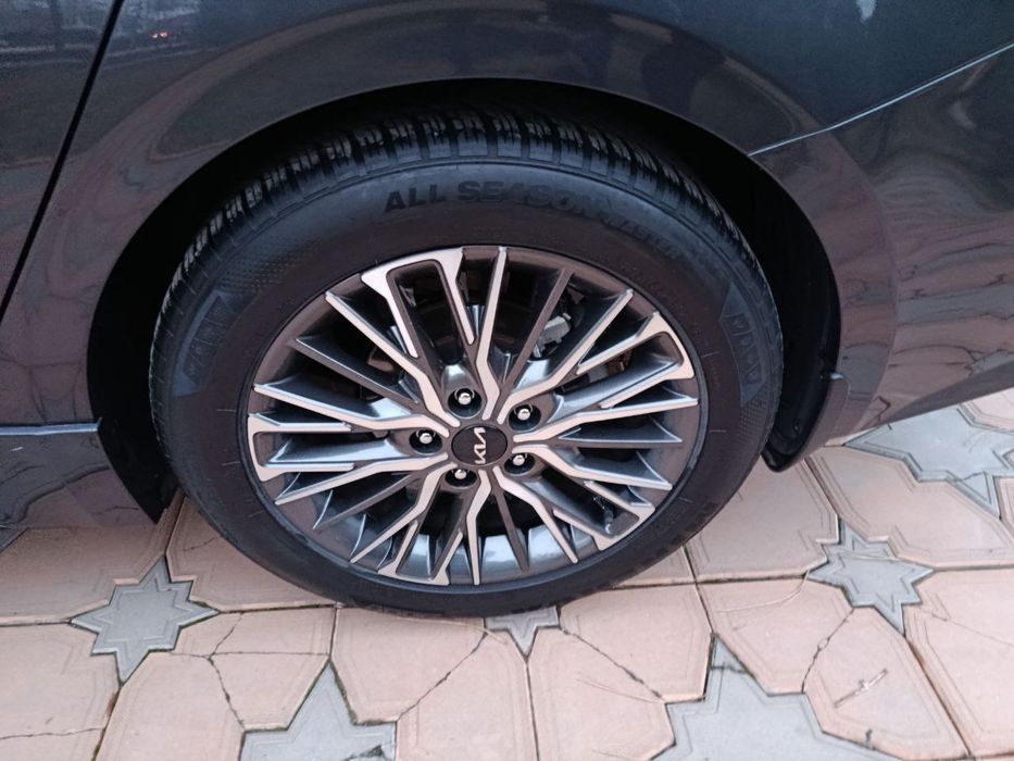 Kia CERATO 2023 2 Litr Fulli. Rasmiy Salondan 433 mln olingan