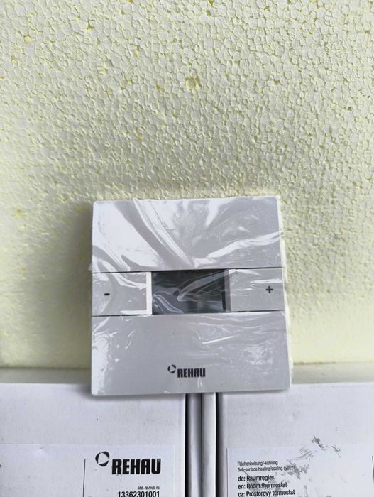 Termostat Rehau Nea H 230V, incalzire pardoseala, nou, sigilat