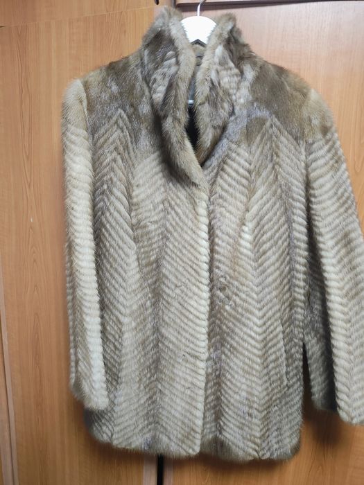 Haina din blana naturala de vizon