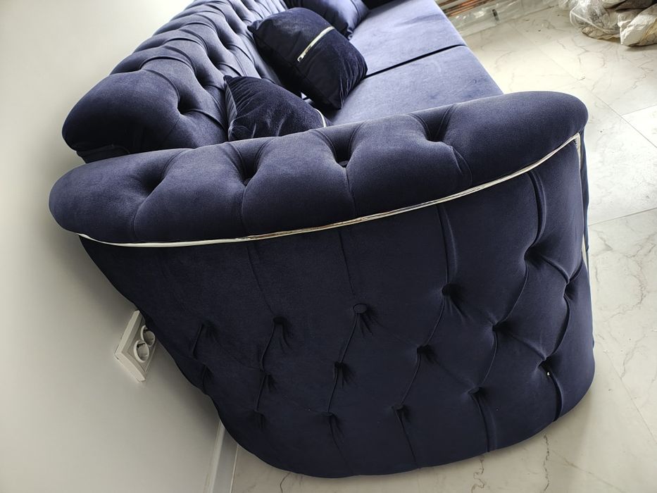 Vând canapea noua extensibila de 3 locuri