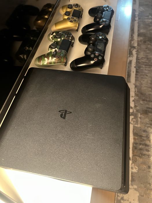Playstation 4 slim 1 TB