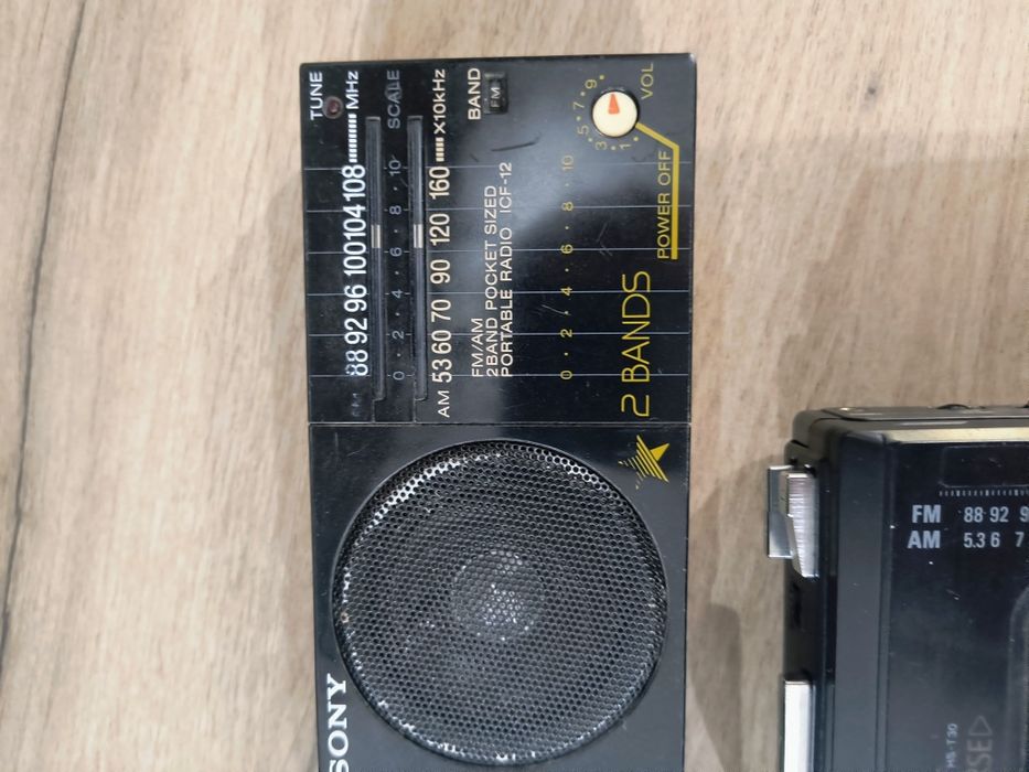 Walkman Aiwa și Radio Sony