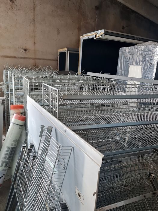 Промо стелаж за пред касова зона