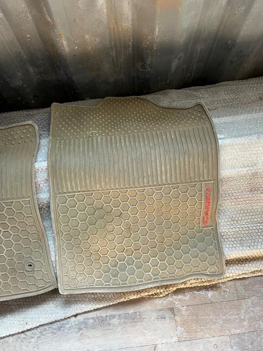 Полик сатылады..