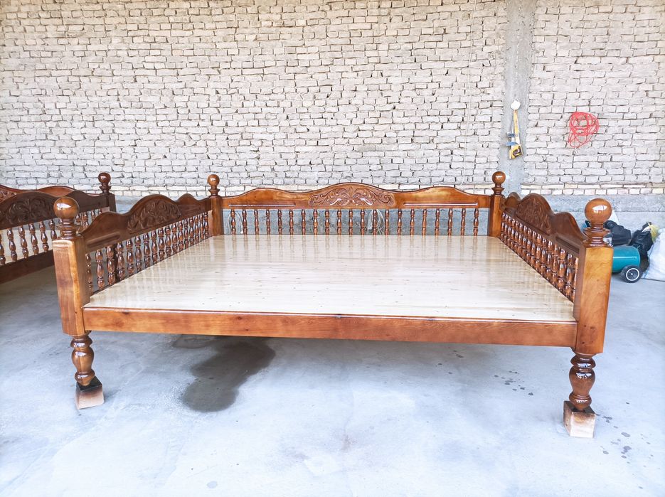 Ховли каровотлар сотилади. Сурилар.