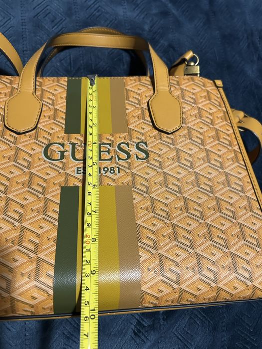 Оригинална чанта Guess