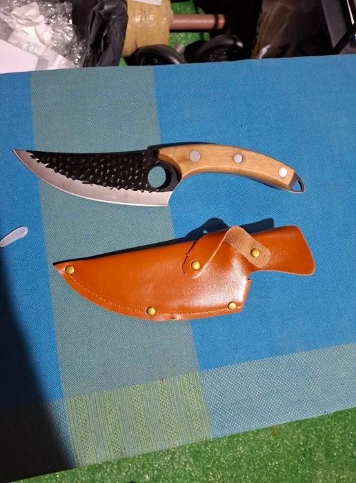 Нож за дране с калъф