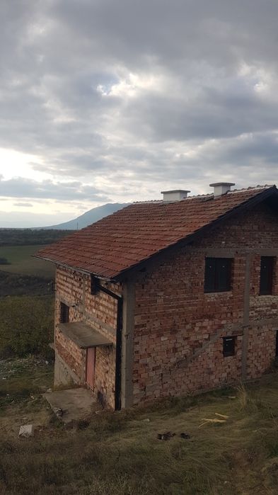 Продава къща в с.Коркина обл.Кюстендил