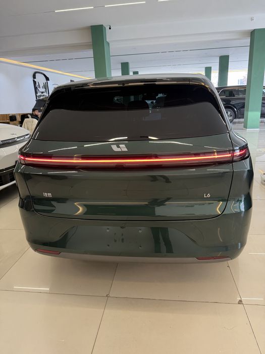 Lixiang L6 Maks с пробегом 2000км 2025