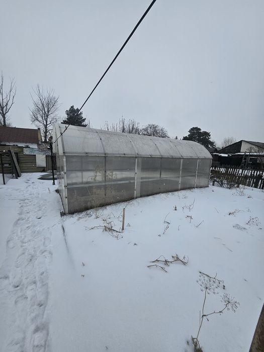 Теплица, вагонетка