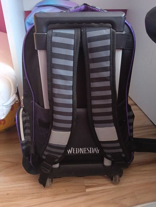 Раници с колелца Wednesday