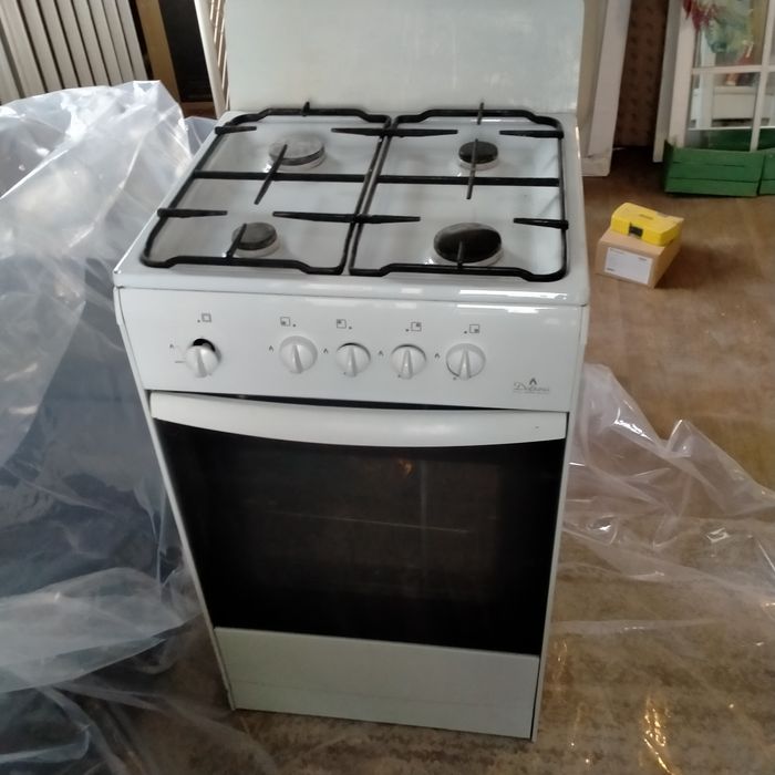 Продам газовую плиту