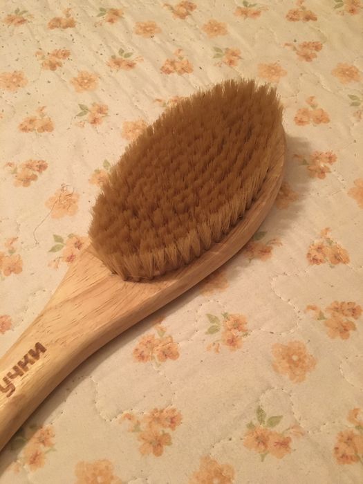 Щетка для одежды и душа