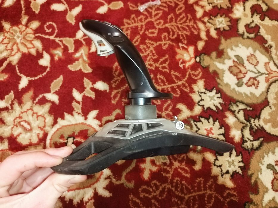 Джойстик Logitech Freedom 2,4