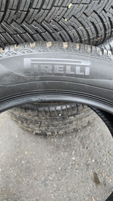 235/55/R19 pirelli