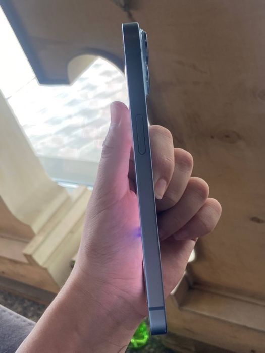 Apple iPhone 14 256ГБ, в отличном состоянии