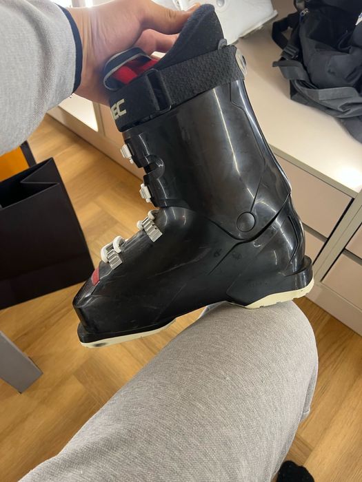 Продам лыжные ботинки Biwec