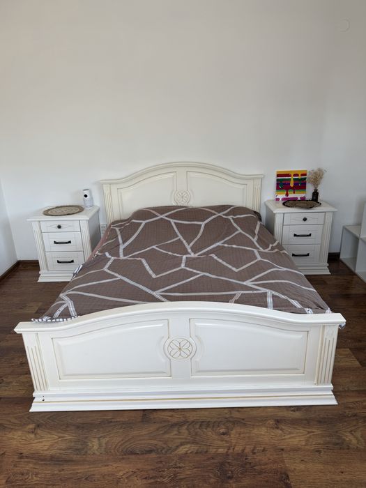 Спальная кровать