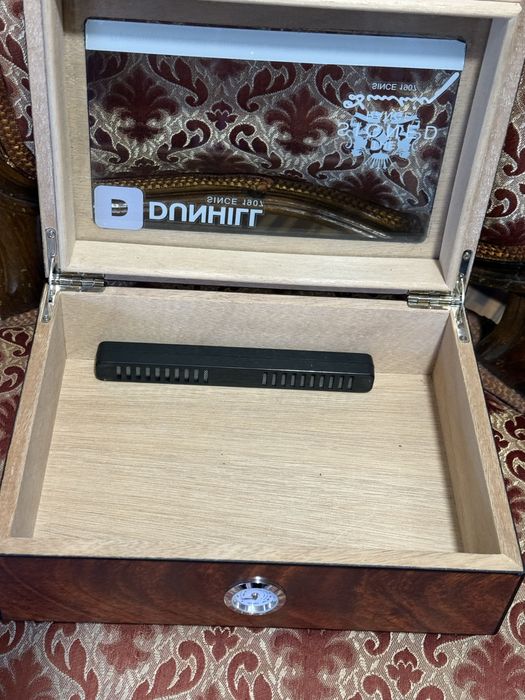 луксозен хумидор за пури