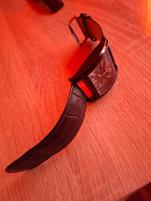 POLICE като нов почти не използван