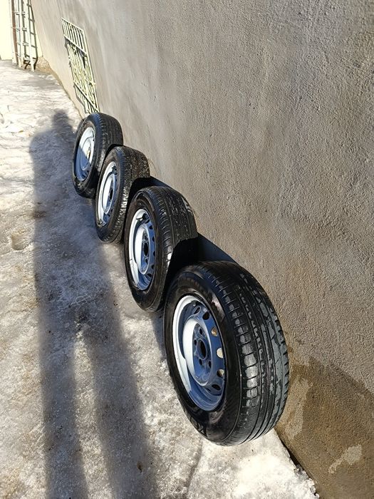 Продам летние шины с дисками торг есть