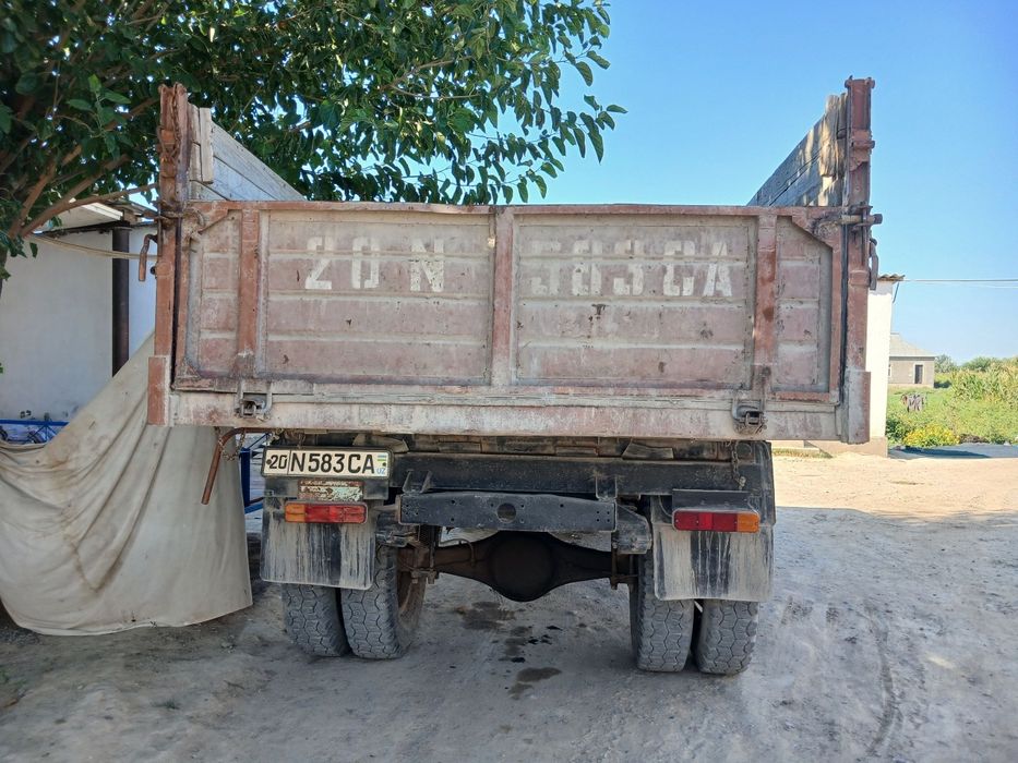 Gaz 53 yuk mashinasi sotiladi