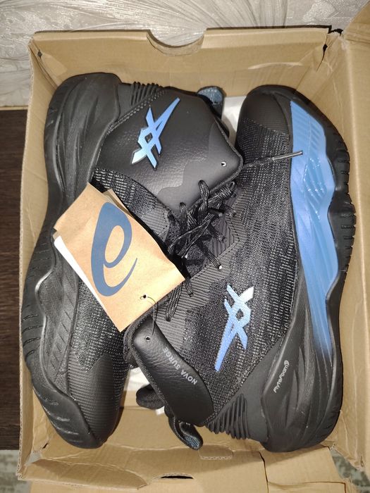 Продам кроссовки Асикс