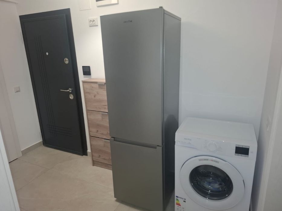 Inchiriez apartament cu 2 camere