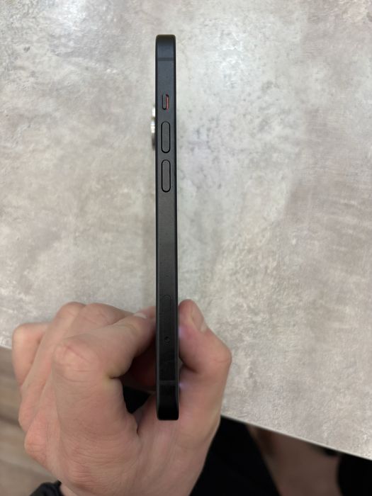 Iphone 15, 256gb, ёмкость 88, без царапины