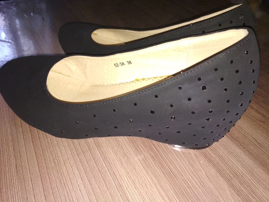 Продам туфли, замша