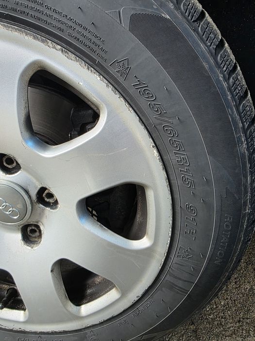 Set jante aliaj Audi originale + anvelope iarnă 195/65 R15
Se vind