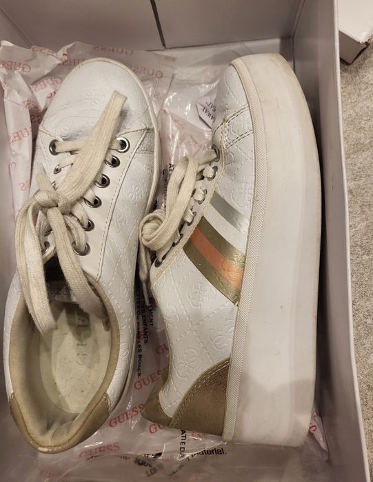 Guess обувки с платформа 36 номер.