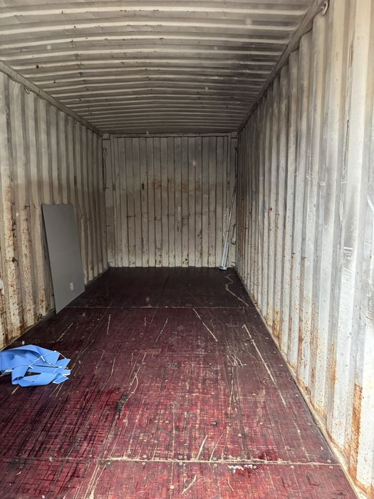 контейнер 20 фут.в центре города