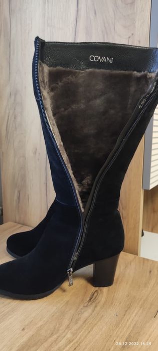 Продам новые сапоги