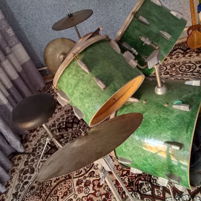 Udarnik baraban sotiladi