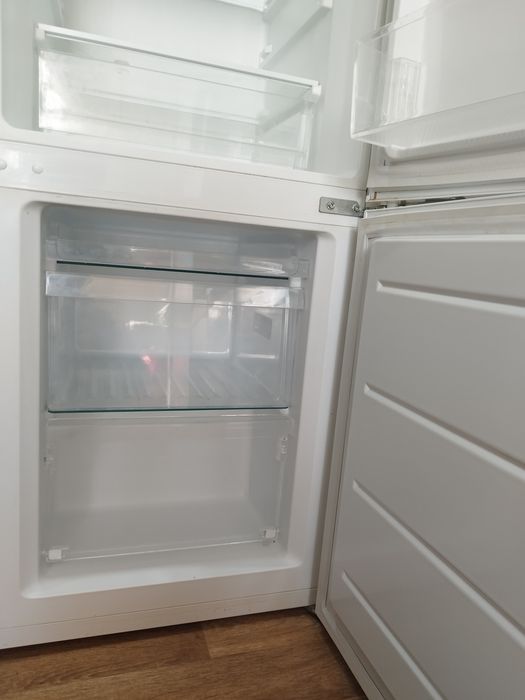 Продам Холодильник б/у 65 000