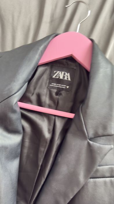 Кожен блейзър ZARA