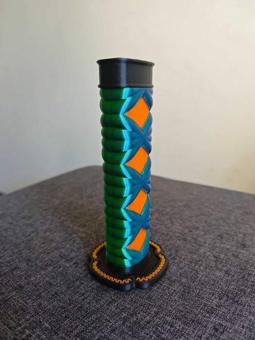 Меч катана с хамелеонова зелено и синя оплетка и разтегателно острие