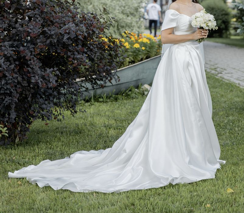 Свадебное платье