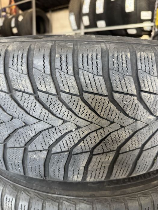 Vând 4 jante cu anvelope 235/55/R17    5x112